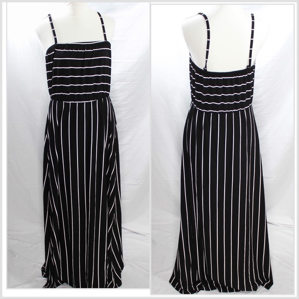 NWT Black and White Pin Stripe Style Maxi Dress with Detachable Straps